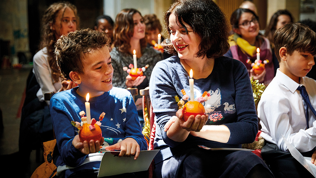 Photo of Christingle congregation